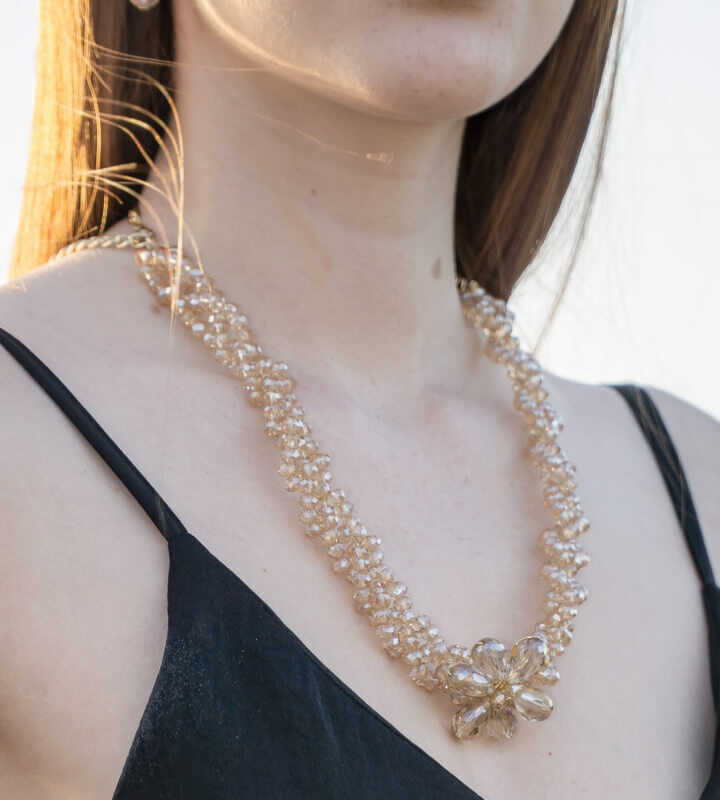 Exile pearl necklace